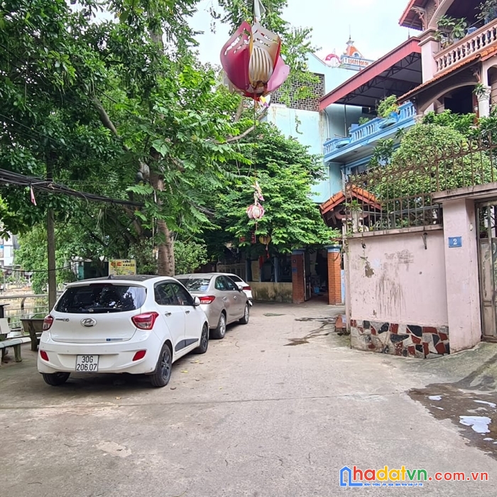 Bán nhà mặt hồ tại mỗ lao, hà đông. ô tô đỗ cửa. mặt tiền bám hồ. giá chào 4,6 tỷ.