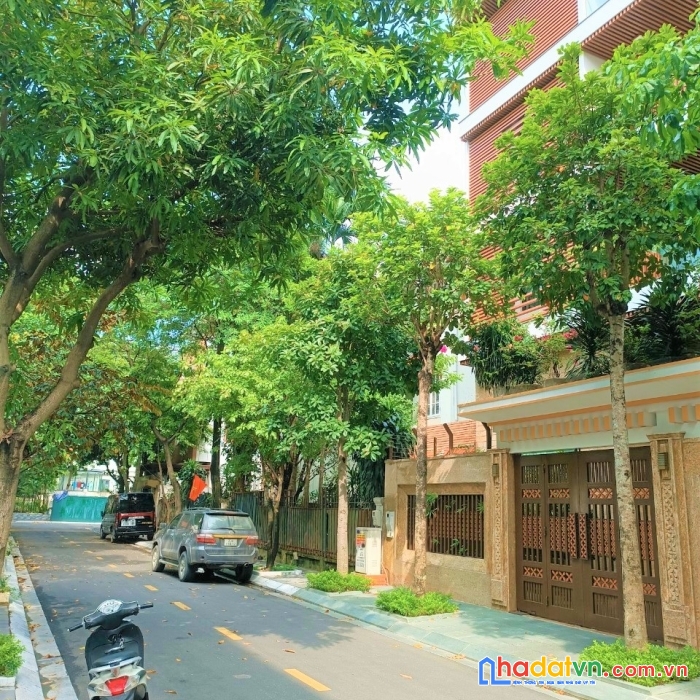 Bán biệt thự khu đt yên hòa, cầu giấy 200m – 3 tầng – mt 14m: 43 tỷ