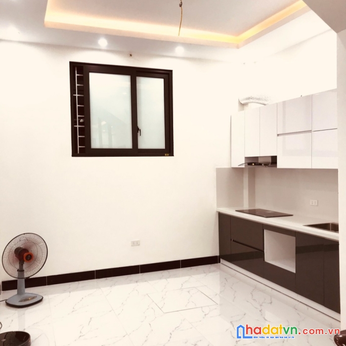 Chủ bán nhà phố lê trọng tấn: 35m2, 6 tầng, mt 3.5m, 4 ngủ, 4.9 tỷ, ô tô đỗ 5m, khu quân đội
