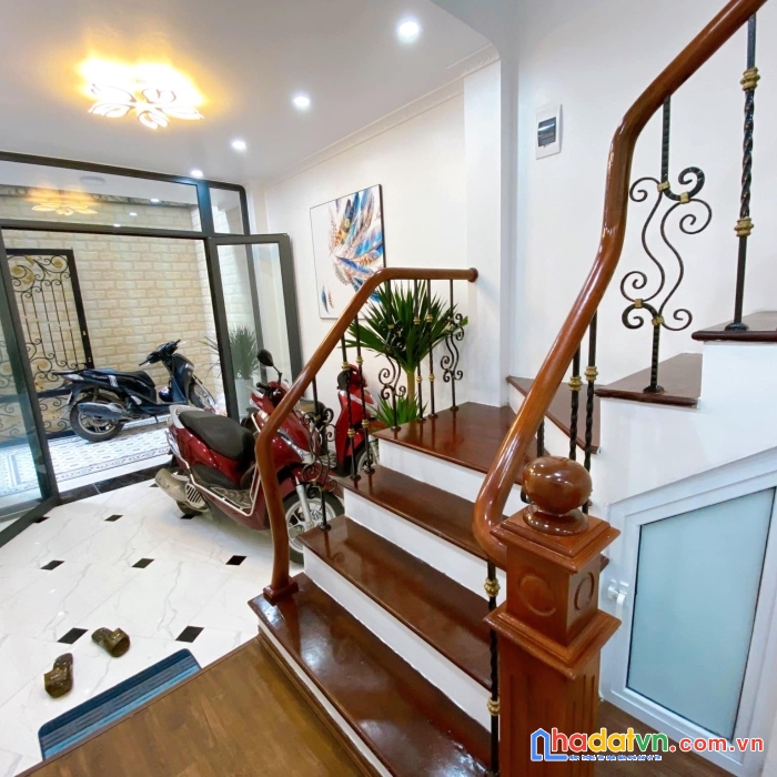 Nhà đẹp phố trung kính full nội thất gia chủ tặng cho khách