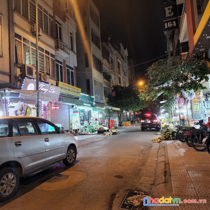 Bán đất khu đô thị xa la mặt chợ kinh doanh sàm uất 50 m2 giá 7,6 tỷ