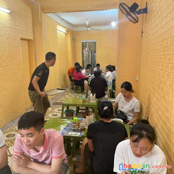 Vì lý do cá nhân muốn nhượng lại quán lòng ở trần cung