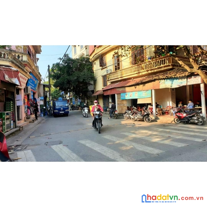 Bán đất tặng nhà sài đồng - ô tô đỗ cửa- ô tô tránh- s 50m - mt 5,2m