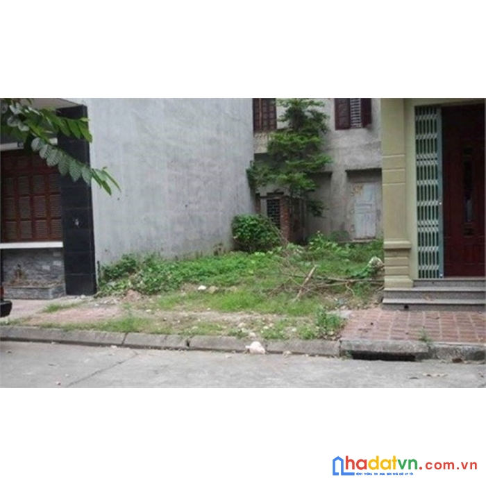 Bán đất tổ 23 phường long biên, 50m2, giá 150 triệu.m2, vỉa hè rộng