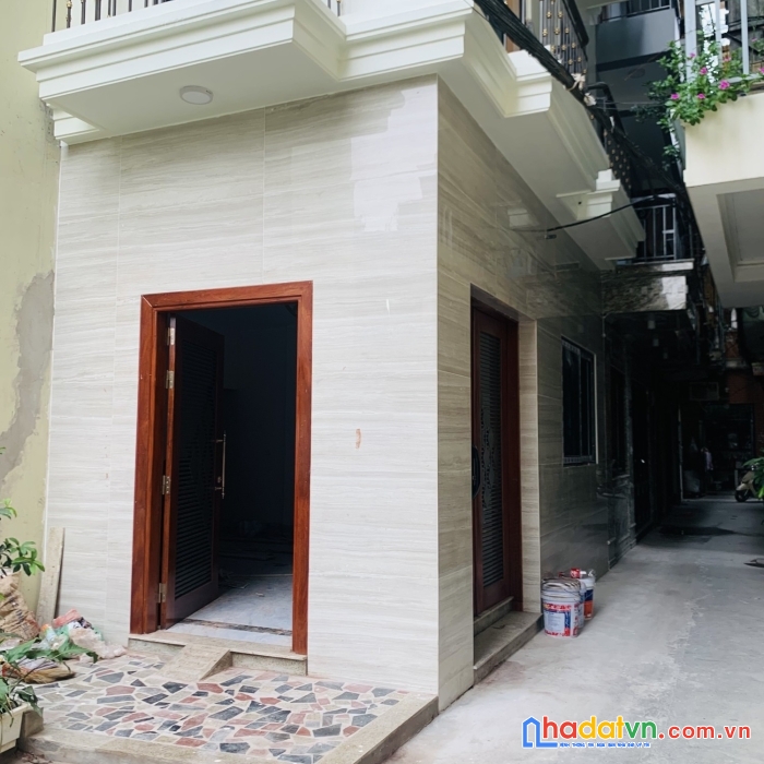 Bán nhà nguyễn văn trỗi, 7 tầng, thang máy, nội thất mới 100%, kinh doanh tốt.