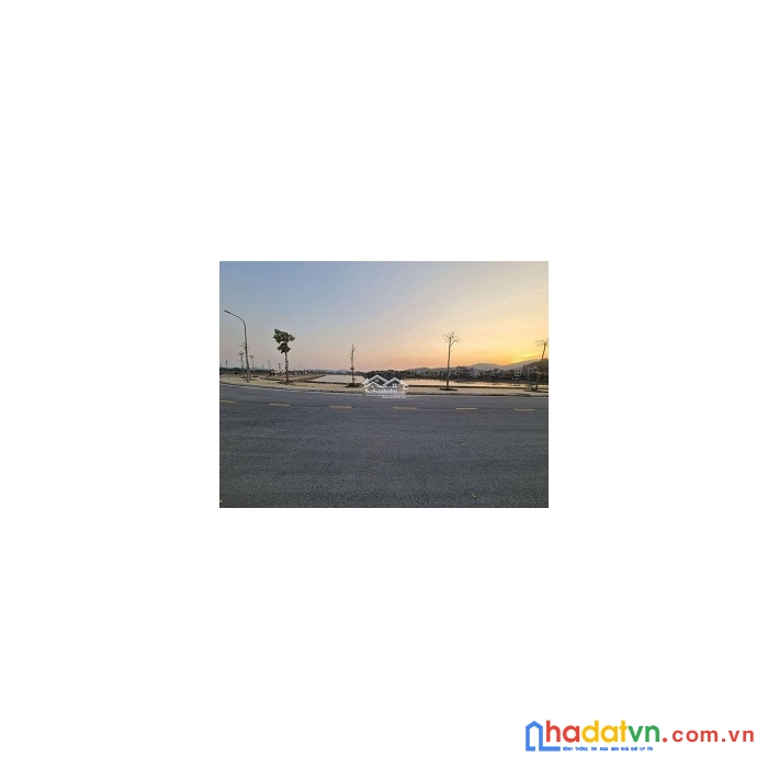 Cho thuê bds vip 3 mặt tiền view vịnh cửa lục