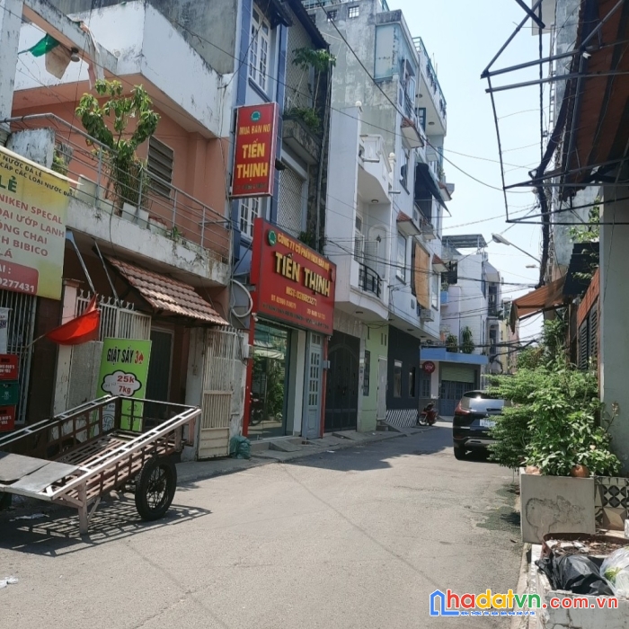 Nhà nguyễn xí 60m2 2 tầng hxh vào nhà giá chỉ 5 tỷ 8