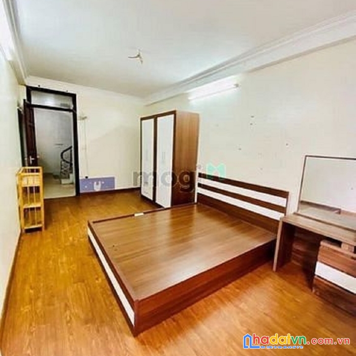 Bán nhà ngõ 591 hoàng hoa thám giá 3.8 tỷ, diện tích 35mx5t ở luôn