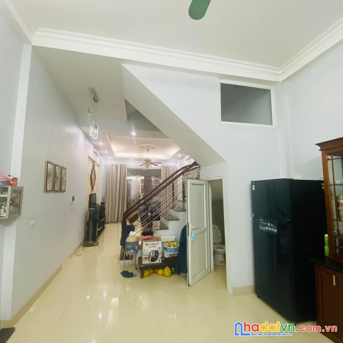 Bán nhà cổ nhuế 40, 3tầng, 4 ngủ, lô góc 3 thoáng, 3.6 tỷ