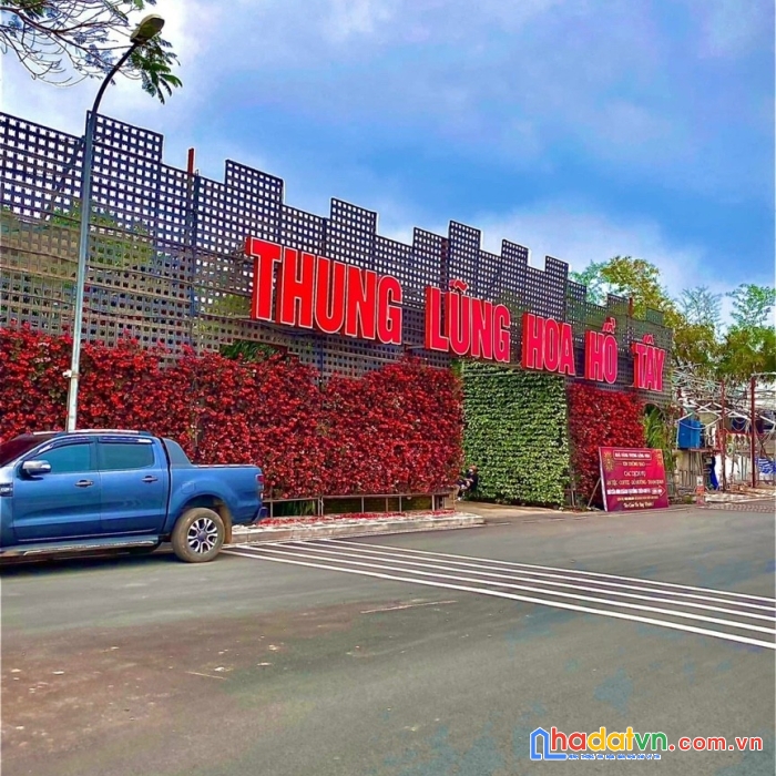 Bán nhà vị trí đắc địa, gần thung lũng hoa hồ tây