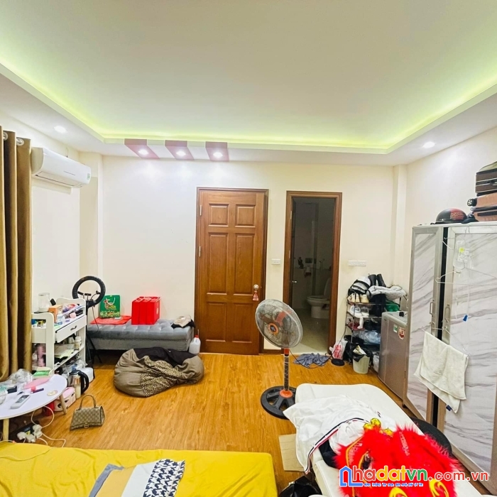 Bán nhà xuân đỉnh 5 tầng x 40m2, gần phố, 3.1 tỷ.