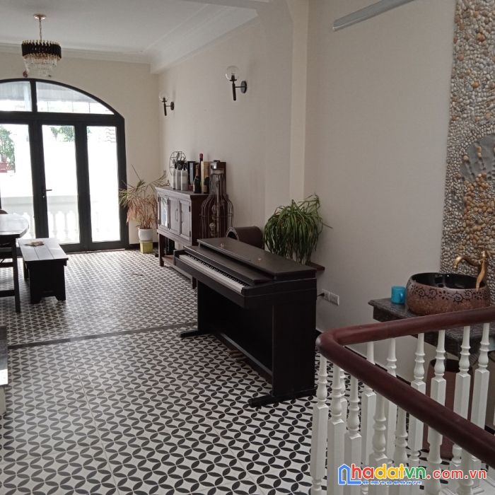 Bán nhà phố bồ đề, nội thất vip 60 m x 5t, mt 4,3m, gara, thang máy, ở ngay, 6.5 tỷ.