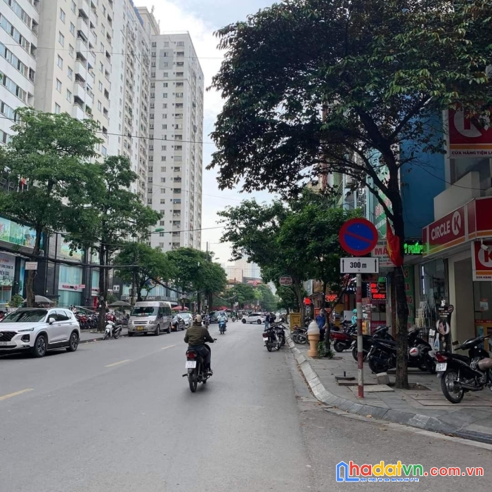 Nhất mặt phố ngô thì nhậm, plo vỉa hè kinh doanh, 100m2, 7,3m tiền, giá 22 tỷ.