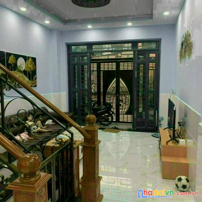 Nhà đẹp, lê thúc hoạch, 4 x 14m, hẻm 4m, tân phú, 2 lầu, 4pn, dt 56m², giá 5.6 tỷ