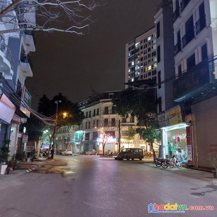 Bán nhà nguyễn sơn - long biên - khu víp - gara 2 ô tô - thang máy xịn ô tô tránh - kinh doanh