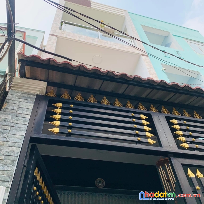 Nhà 3 tầng ngay cạnh khu công nghiệp tân tạo bình tân. dọn vào ở ngay, giá dưới 3,5 tỷ.
