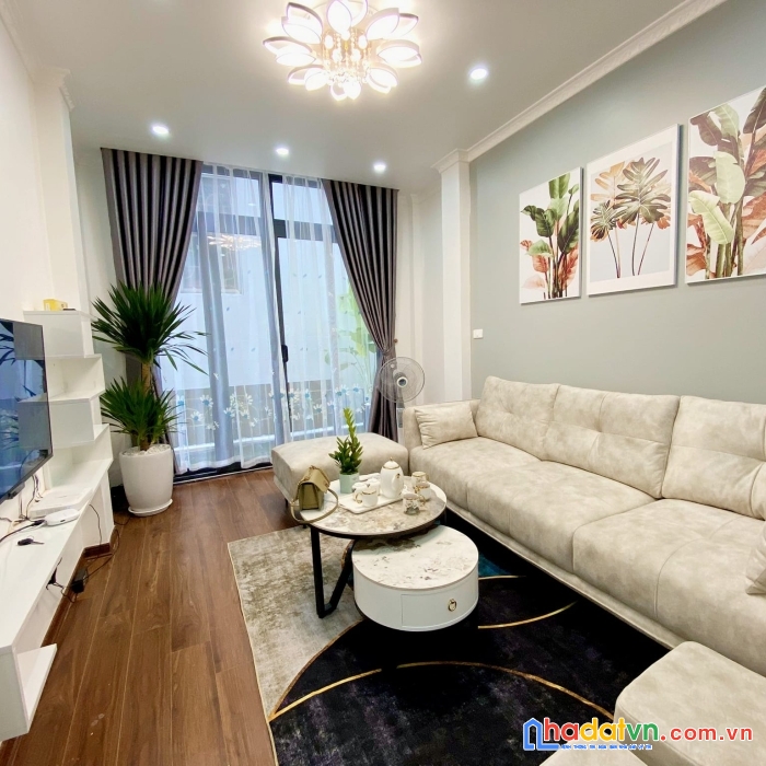Nhỉnh 5 tỷ - nhà đẹp long lanh - chủ tặng lại hết nội thất - ở luôn - gần trường - gần chợ