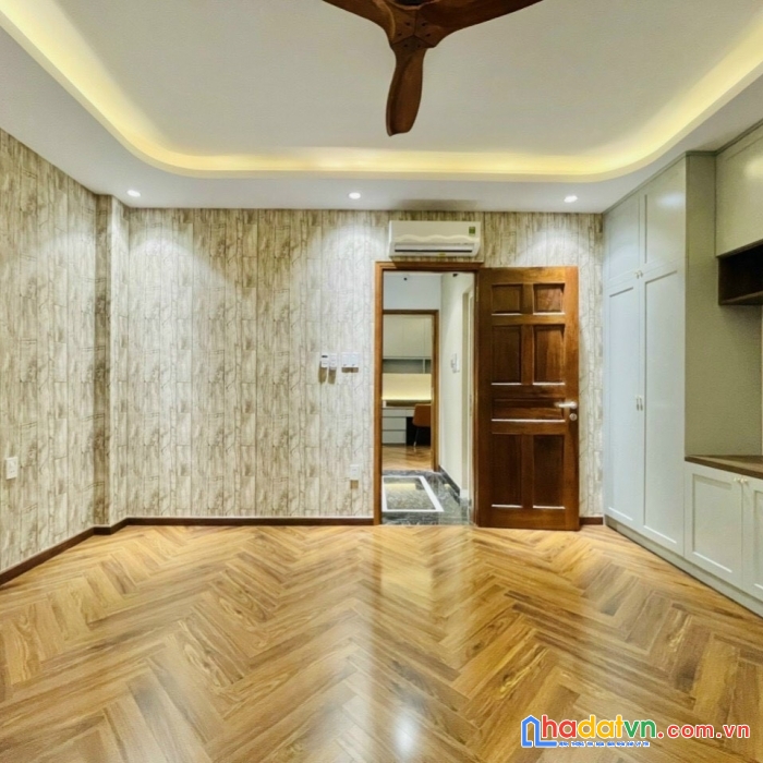 (phú nhuận) hẻm 1 sẹc 3.5m, 5x10m, 2 lầu, huỳnh văn bánh, nhà đẹp, dt 50m², giá 6.4 tỷ