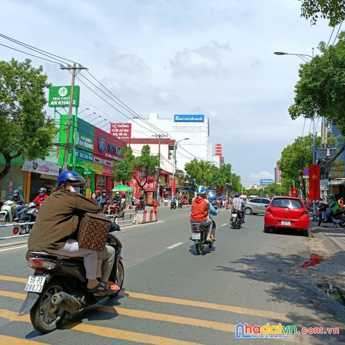 Bán nhà mt cách mạng tháng 8, dt: 4.5/6.2x20m, 4t, cho thuê 60tr, 28 tỷ