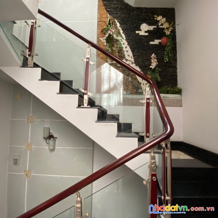 Bán nhà hẻm 4m đường 3/2, p11, q10 dt 3,7x10m trệt 3 lầu nhà mới vào ở ngay giá 6,6 tỷ tl.
