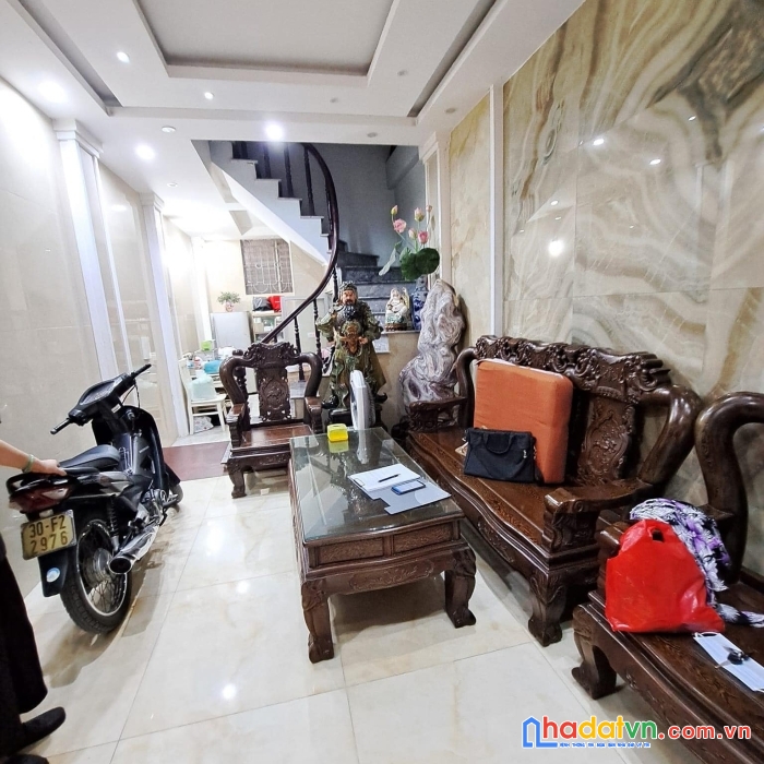 Bán gấp nhà bằng liệt, hoàng mai, nhà đẹp ở ngay, sổ vuông nở