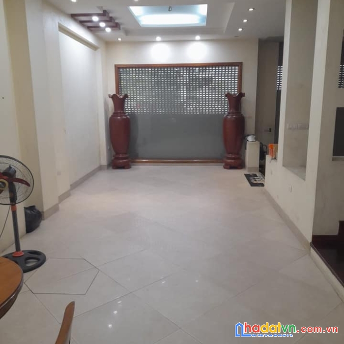 Cần cho thuê nhà nguyên căn 5tầng giá 25tr/th tại giang biên, long biên, hà nội.