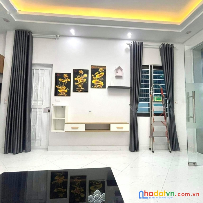 Phạm văn chí 56m2 chỉ 5.4 tỷ ô tô trãi nhựa 8m x 3 tầng 5pn ở ngay