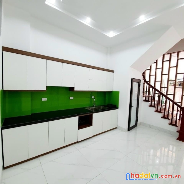 Bán nhà cầu giấy 34m, 5 tầng, nhà mới , ở ngay, 5.3 tỷ