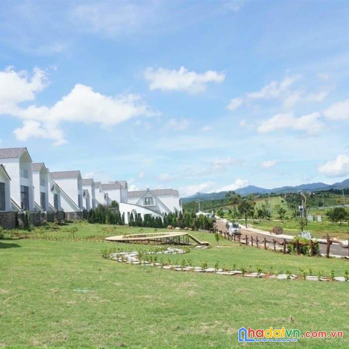 Đất nền bảo lộc ngay ngã 5 đambri full thổ cư, đã có sổ từng nền. thanh toán công chứng ngay