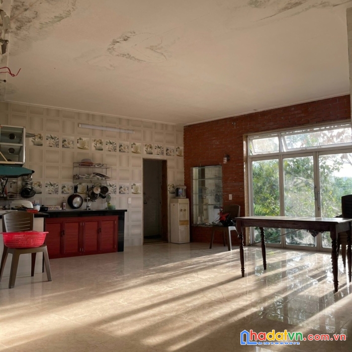 Biệt thự sân vườn 200m2 đường tôn đản giá 3 tỷ 280 . 0799004406