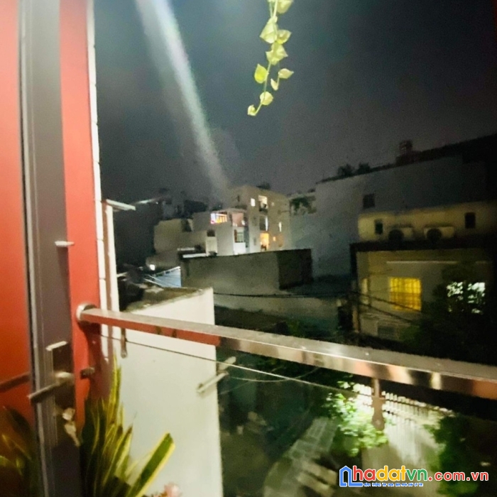 Bán nhà tô hiệu tân phú , hẻm 8m ,4tầng , 61m2, 4 phòng, 7tỷ8 tl