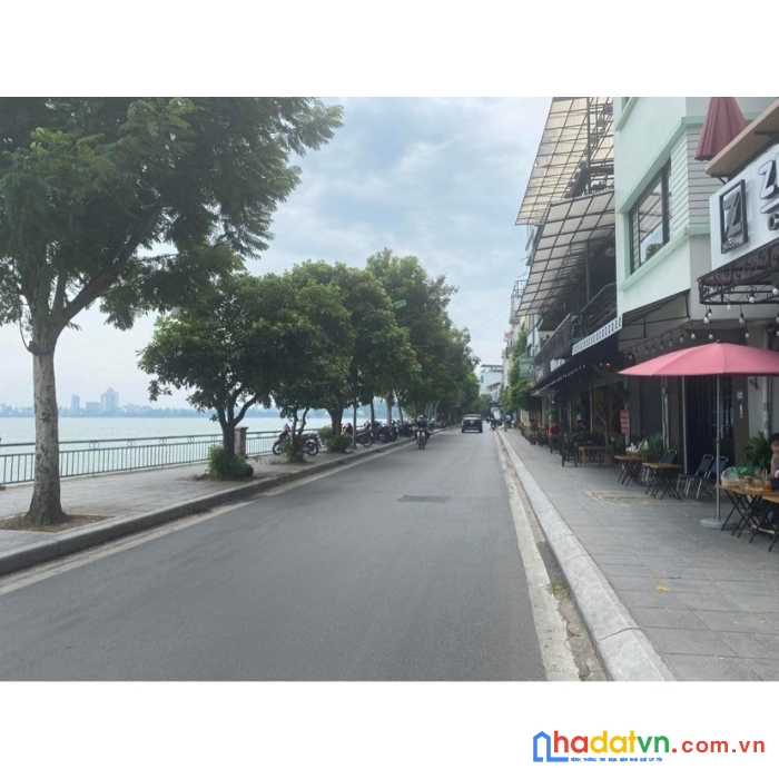 Bán nhà vệ hồ - 3 mặt thoáng - ngõ thông - ngõ oto - gần hồ tây - xây 5 tầng view hồ tây.