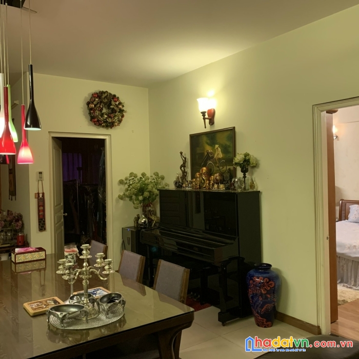 Bán căn hộ vườn đào 689 lạc long quân, 126m2, 3 ngủ 2vs, căn góc, giá chỉ 4,1 tỷ