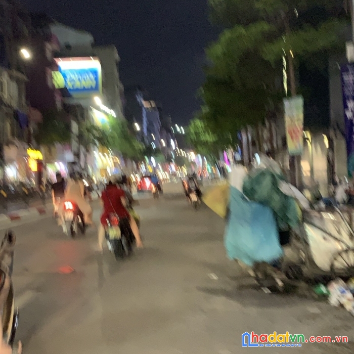 Hiếm!! bán nhà mặt phố lạc trung, vị trí vàng, kinh doanh sầm uất, 35m, 4 tầng, giá 9.8 tỷ