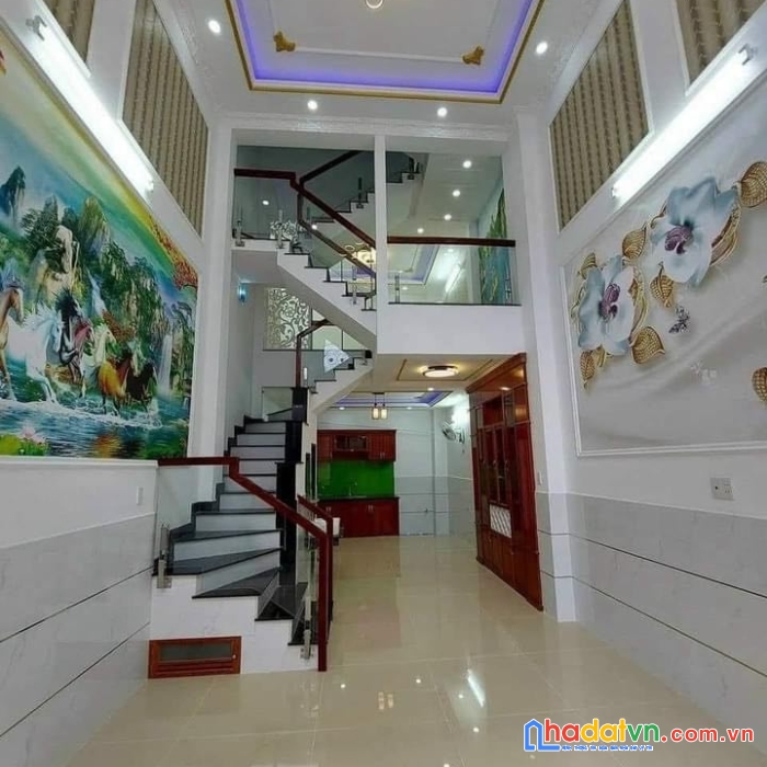 Chính chủ bán nhà 5 tầng siêu đẹp, ô tô vào nhà, tại phú diễn, bắc từ liêm, giá rẻ nhất.