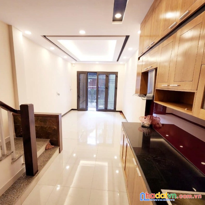 Cần bán nhanh nhà ngõ 105 xuân la,tây hồ 30.5 m2 x 4.64 tỷ