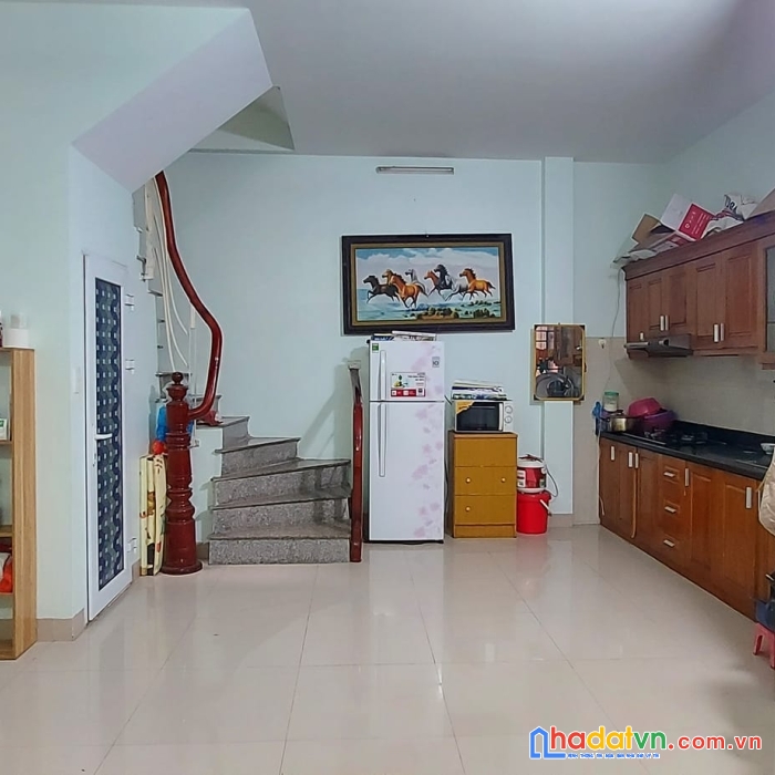 Nhà đẹp, thoáng sáng mỗ lao hà đông. 35mx4t. mt4m. giá 3,6 tỷ.