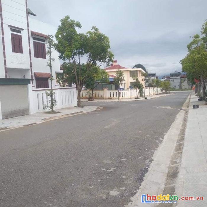 Chính chủ cần tiền bán nhanh lô đất tại đường vương thừa vũ - tp lai châu.