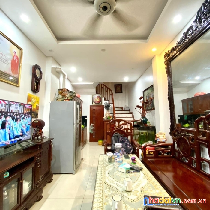 Bán siêu phẩm ái mộ - dt 30m - xây 4 tầng - nhà đẹp - chủ để lại nội thất - giá 4.6 tỷ - oto đỗ