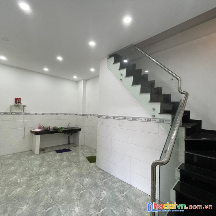 Nhà mới ở ngay gần ngã 4 bình phước, thủ đức 45m2 giá 2.9 tỷ