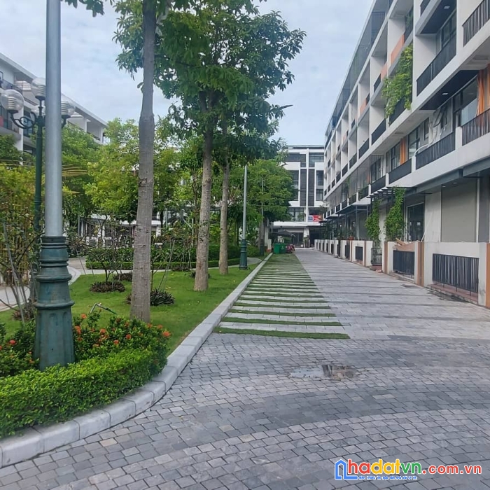 Bán 80m2 đất phố sài đồng, long biên  - ô tô vào nhà - 2 thoáng - phân lô chỉ 5.7tỷ.