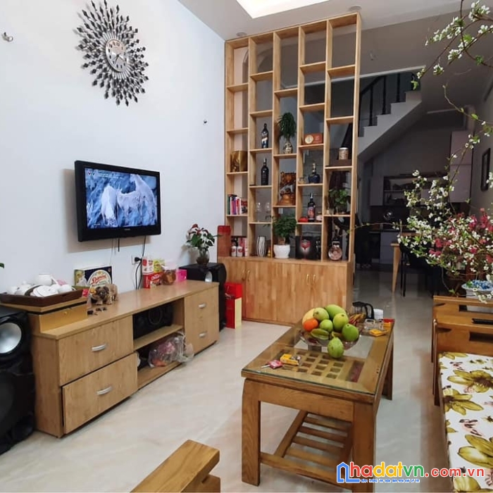 Bán nhà ngay gần mặt phố hoàng  như tiếp long biên ngõ thông 42mx4t nhỉnh 3 tỷ 0973070745