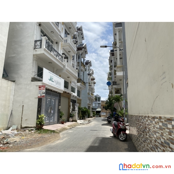 Bán nhà tầng đường 8 m phạm văn bạch, 5 tầng,69 m2, nhỉnh 7 tỷ