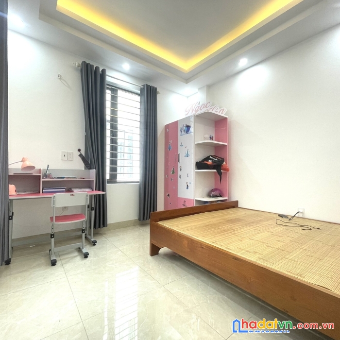 Biệt thự mini 3 tầng sau một nhà mặt đường ngõ 482 đường văn cao - phường văn miếu - nam định.