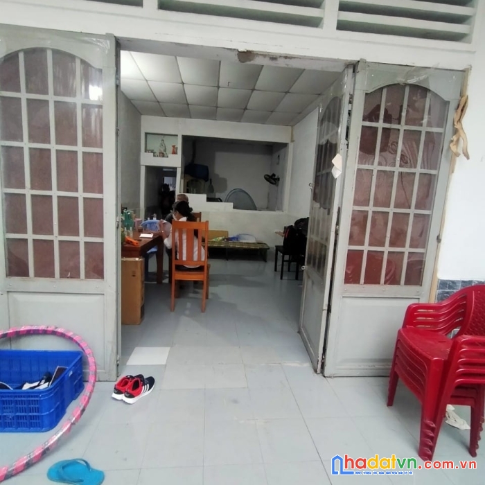 Bán nhà đường số 2, hiệp bình phước, xe hơi đậu trong sân 130m2 giá 6.3 tỷ.