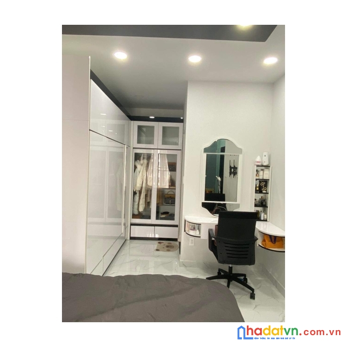 Định cư nước ngoài bán ch sunrise city view, view hồ bơi tặng nội thất