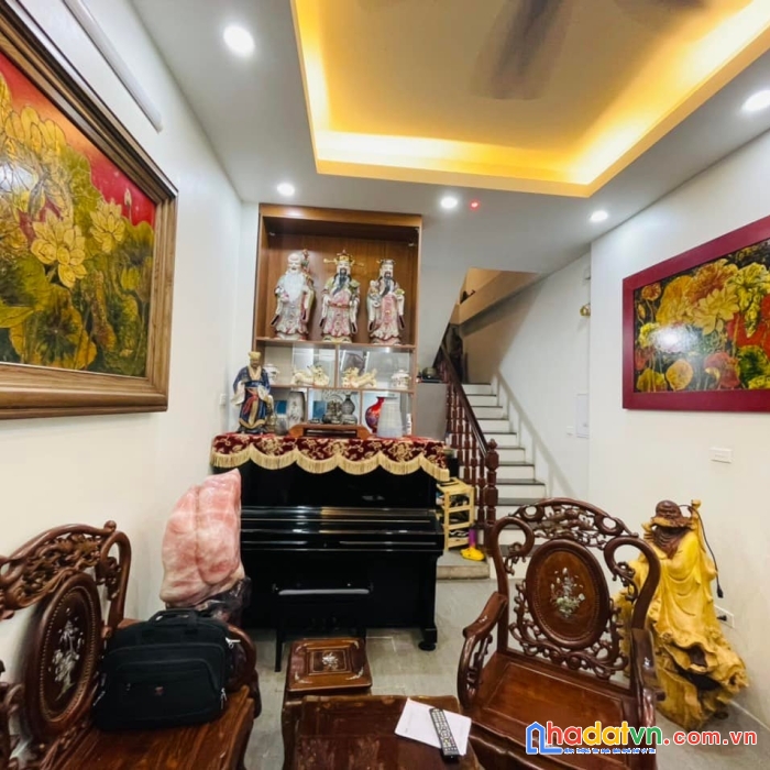 Bán nhà hào nam mới đẹp ở ngay ngõ rộng, nông 35m x 5 tầng 4 tỷ.