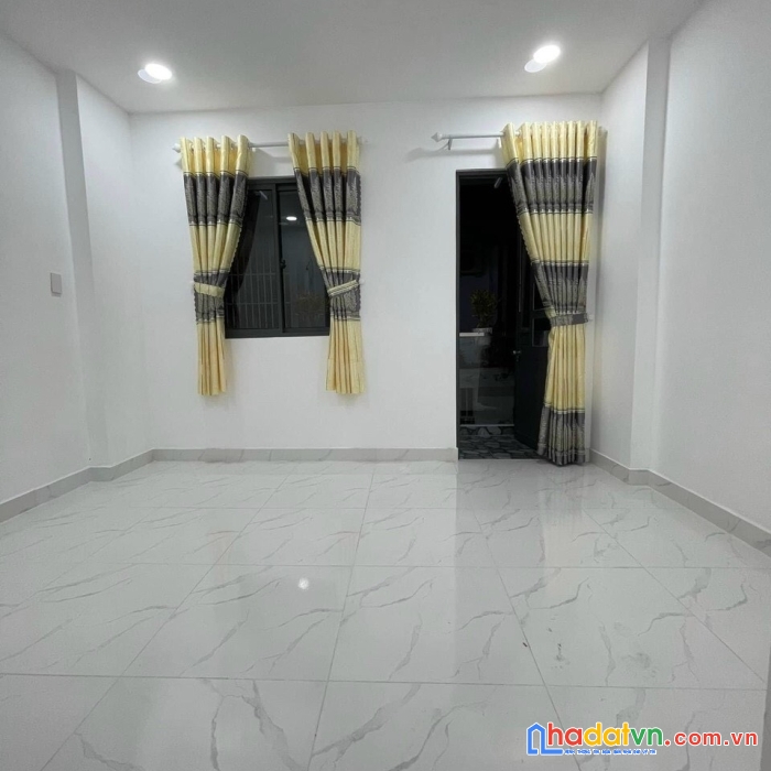 Bán nhà, khu vip, lê trọng tấn, 4 x 10m, 1 lầu, 2pn, tân phú, dt 40m², giá 4.4 tỷ