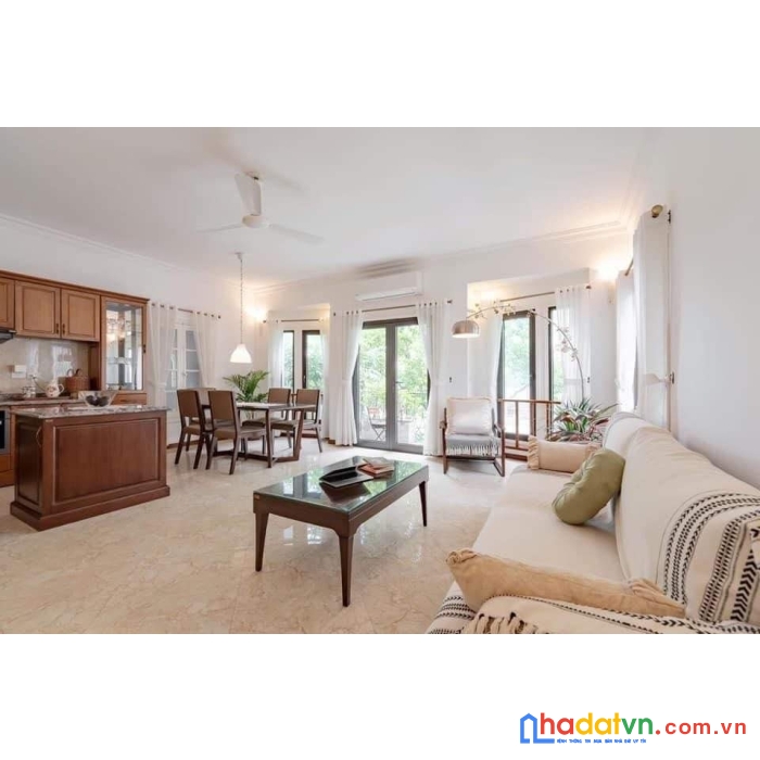 Mặt phố võ chí công - kinh doanh - văn phòng - 7 tầng thang máy - vị trí đẹp nhất phố - gần hồ tây