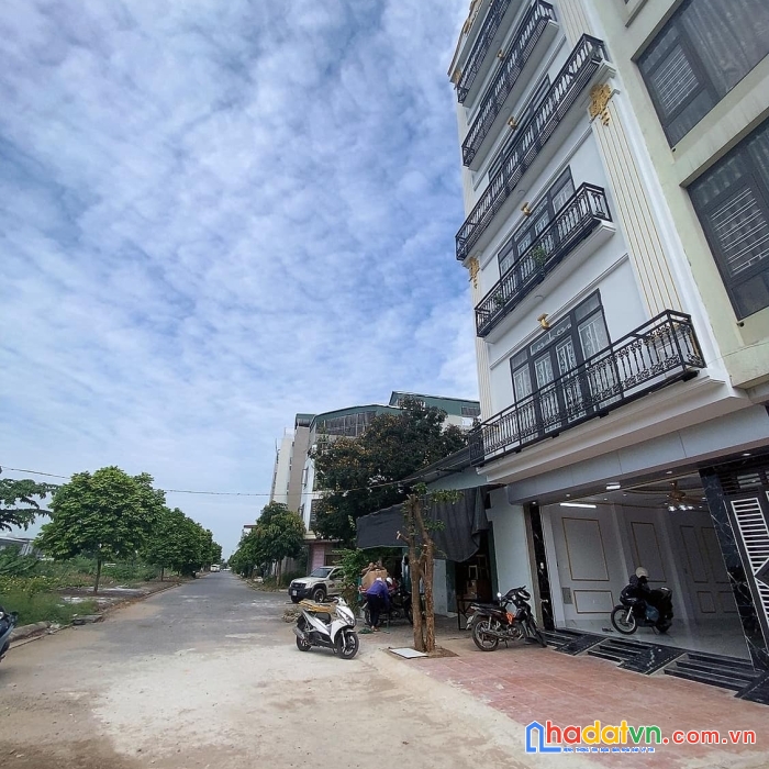 Bán nhà phân lô kinh doanh văn phòng nhà ở cực đẹp khu mậu lương kiến hưng
7 tầng thang máy nhà